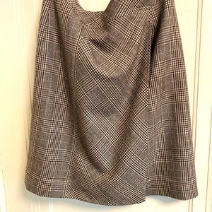 BBrothers stunning old English skirt 💜